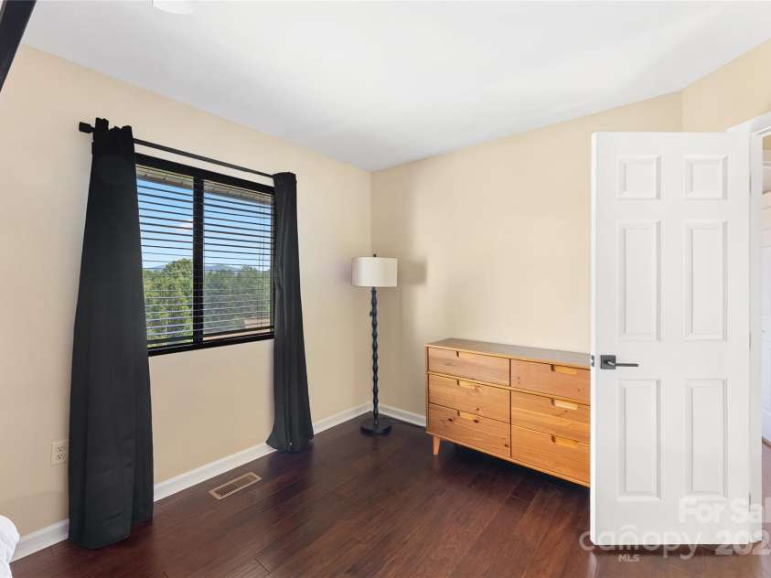 223 Cheyenne Court, Asheville, NC 28803.  MLS# CAR4277045, YatesRealty ID 27522. 