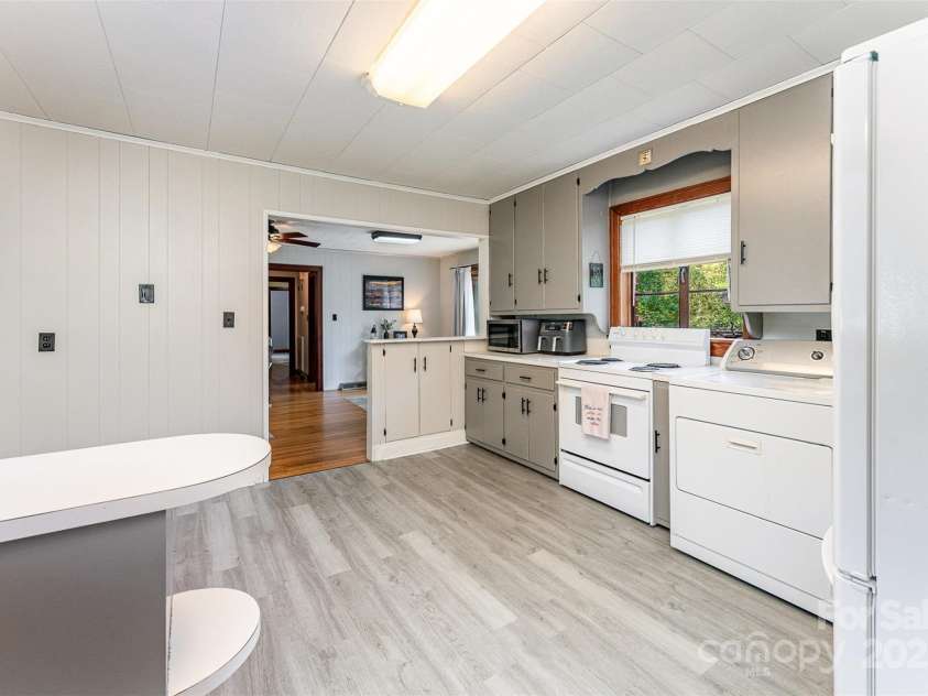 1102 13th Street, Kannapolis, NC 28083.  MLS# CAR4255636, YatesRealty ID 27523. 