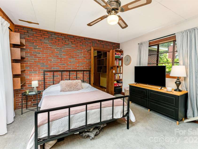 1102 13th Street, Kannapolis, NC 28083.  MLS# CAR4255636, YatesRealty ID 27523. 