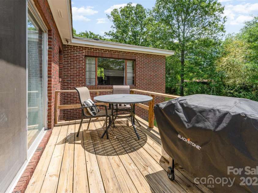 1102 13th Street, Kannapolis, NC 28083.  MLS# CAR4255636, YatesRealty ID 27523. 