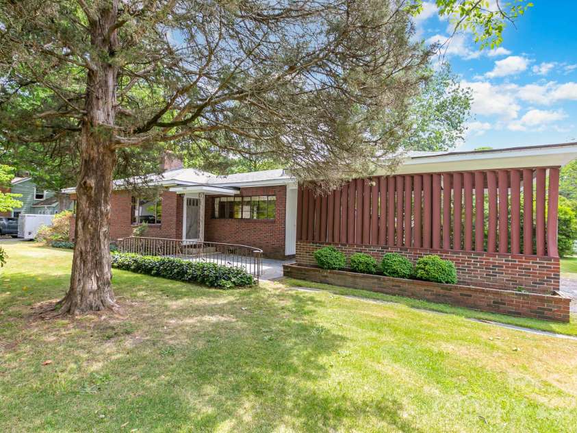 1102 13th Street, Kannapolis, NC 28083.  MLS# CAR4255636, YatesRealty ID 27523. 