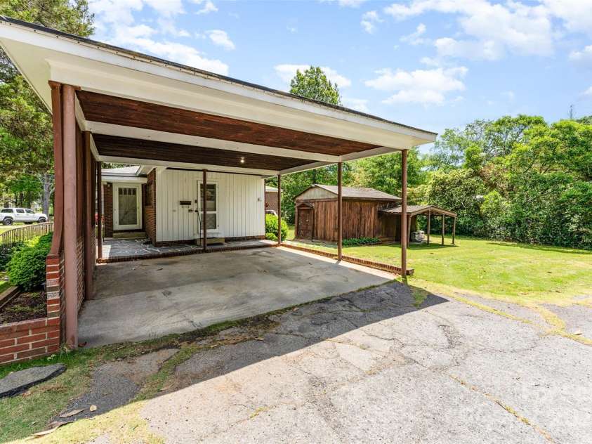 1102 13th Street, Kannapolis, NC 28083.  MLS# CAR4255636, YatesRealty ID 27523. 