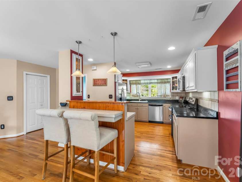 183 Greenlea Circle, Taylorsville, NC 28681.  MLS# CAR4382982, YatesRealty ID 27523. 