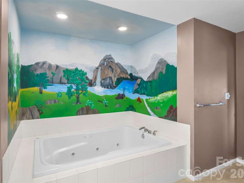 183 Greenlea Circle, Taylorsville, NC 28681.  MLS# CAR4382982, YatesRealty ID 27523. 