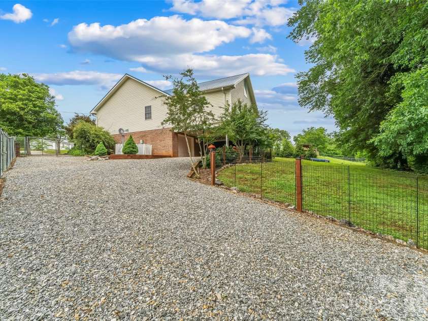 183 Greenlea Circle, Taylorsville, NC 28681.  MLS# CAR4382982, YatesRealty ID 27523. 