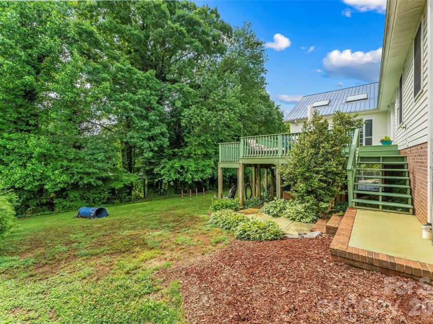 183 Greenlea Circle, Taylorsville, NC 28681.  MLS# CAR4382982, YatesRealty ID 27523. 