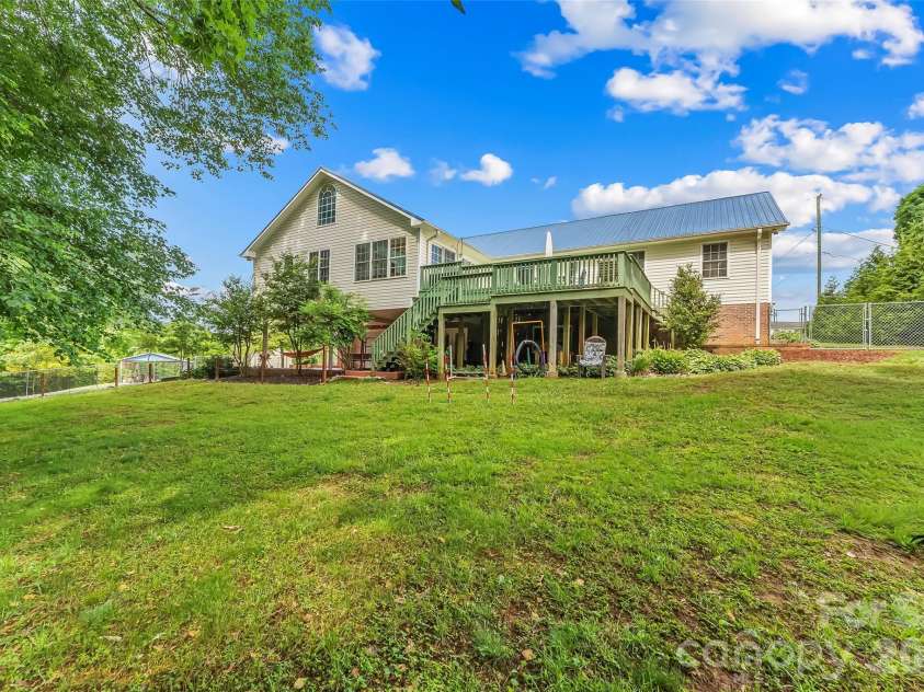 183 Greenlea Circle, Taylorsville, NC 28681.  MLS# CAR4382982, YatesRealty ID 27523. 