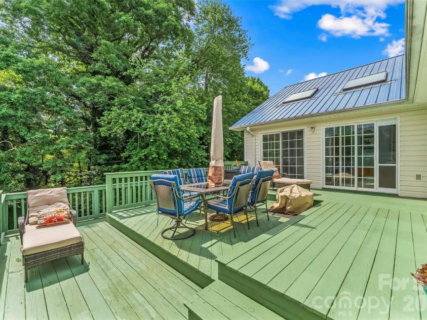 183 Greenlea Circle, Taylorsville, NC 28681.  MLS# CAR4382982, YatesRealty ID 27523. 