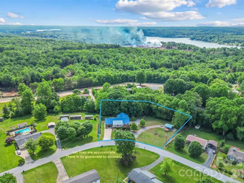 183 Greenlea Circle, Taylorsville, NC 28681.  MLS# CAR4382982, YatesRealty ID 27523. 
