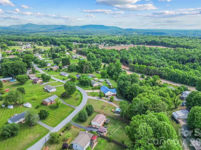 183 Greenlea Circle, Taylorsville, NC 28681.  MLS# CAR4382982, YatesRealty ID 27523. 