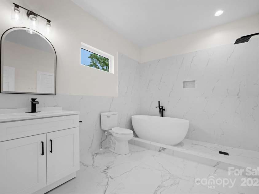 1076 Henderson Street, Marion, NC 28752.  MLS# CAR4265053, YatesRealty ID 27526. 