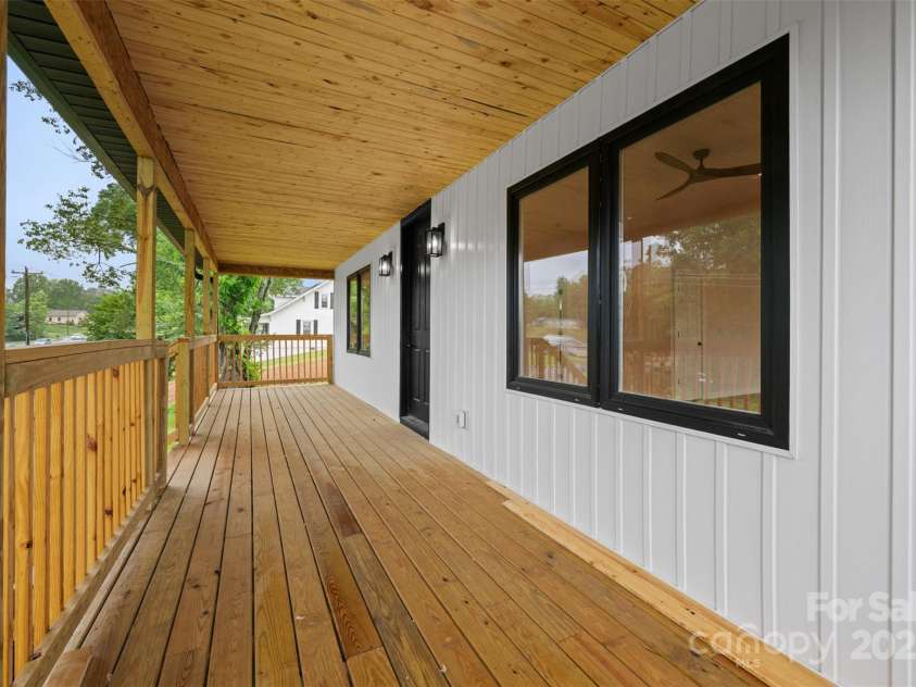 1076 Henderson Street, Marion, NC 28752.  MLS# CAR4265053, YatesRealty ID 27526. 