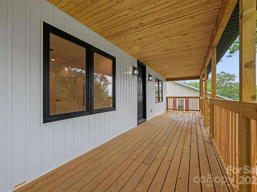 1076 Henderson Street, Marion, NC 28752.  MLS# CAR4265053, YatesRealty ID 27526. 