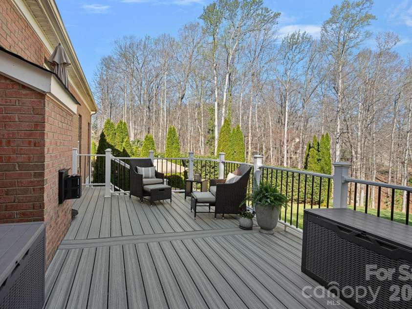 2474 Green Point Lane, Denver, NC 28037.  MLS# CAR4356317, YatesRealty ID 27526. 