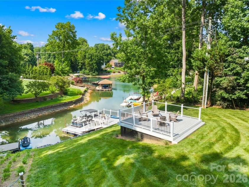 2474 Green Point Lane, Denver, NC 28037.  MLS# CAR4356317, YatesRealty ID 27526. 