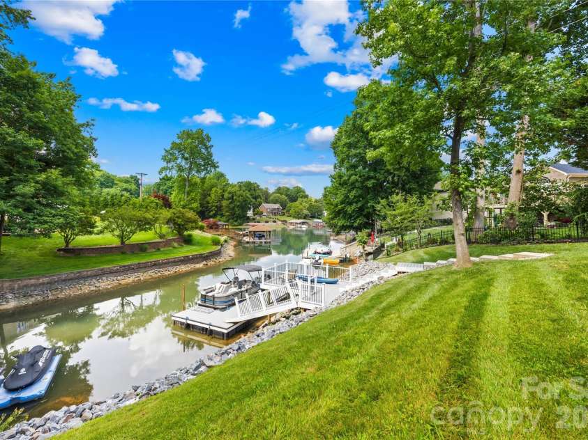 2474 Green Point Lane, Denver, NC 28037.  MLS# CAR4356317, YatesRealty ID 27526. 