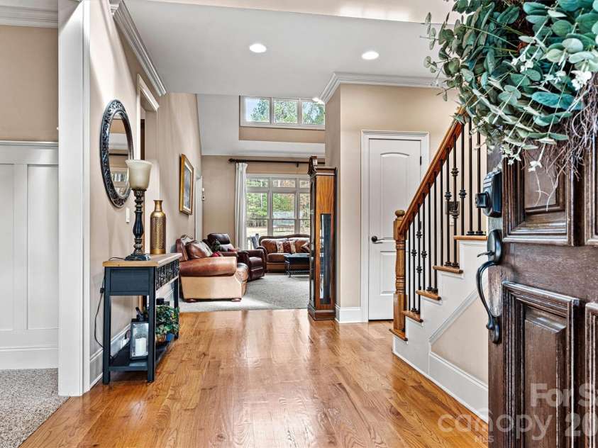 336 Kenway Loop, Mooresville, NC 28117.  MLS# CAR4387334, YatesRealty ID 27527. Beautiful Custom Finishes