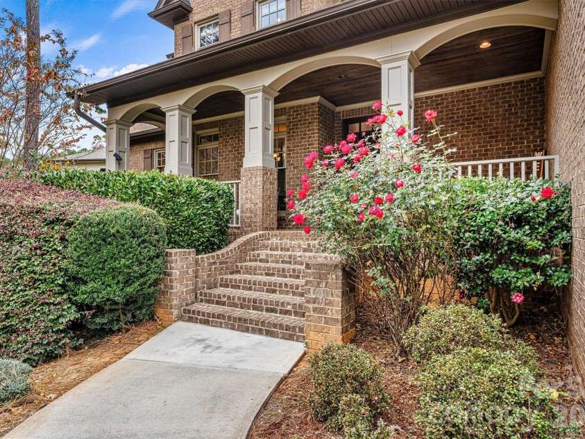 336 Kenway Loop, Mooresville, NC 28117.  MLS# CAR4387334, YatesRealty ID 27527. BRick Front