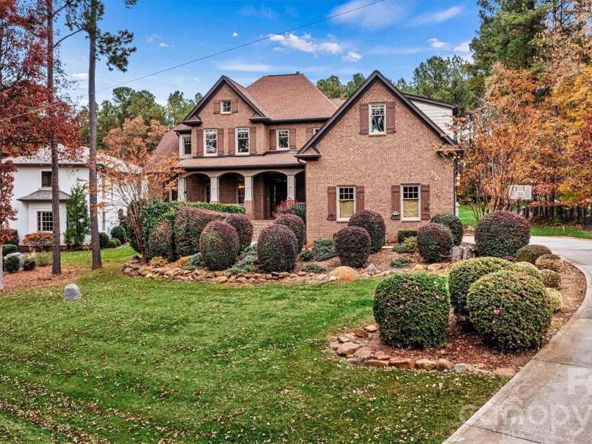 336 Kenway Loop, Mooresville, NC 28117.  MLS# CAR4387334, YatesRealty ID 27527. Expansive Lot