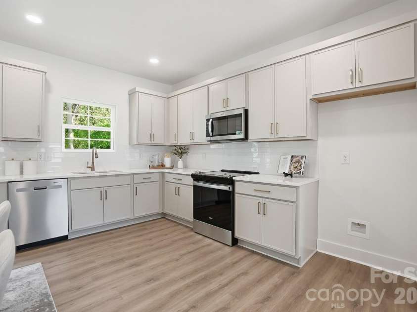 2507 Pacer Lane, Statesville, NC 28677.  MLS# CAR4382675, YatesRealty ID 27529. Kitchen