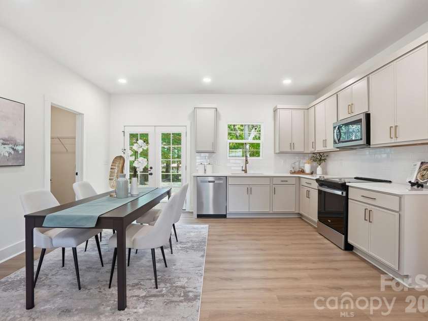 2507 Pacer Lane, Statesville, NC 28677.  MLS# CAR4382675, YatesRealty ID 27529. Kitchen & Dining Area