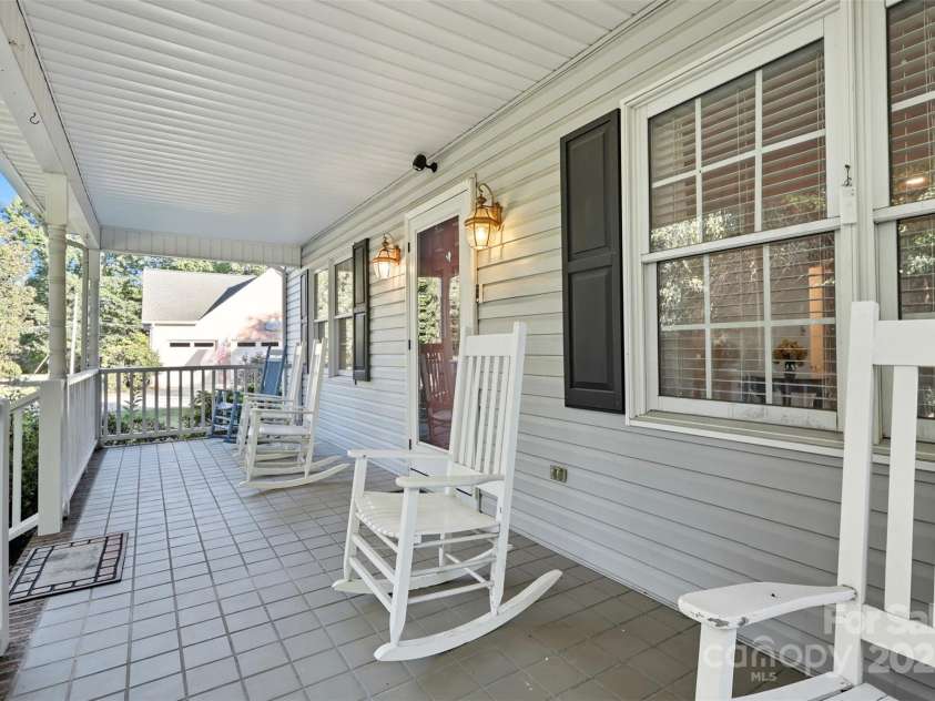 207 Milford Drive, Salisbury, NC 28144.  MLS# CAR4309559, YatesRealty ID 2753. 
