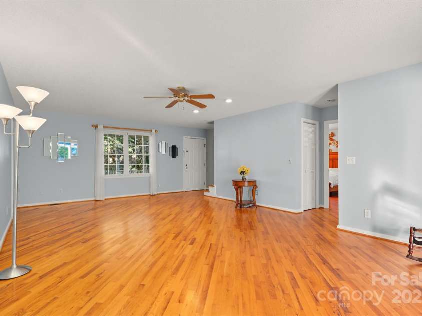 207 Milford Drive, Salisbury, NC 28144.  MLS# CAR4309559, YatesRealty ID 2753. 