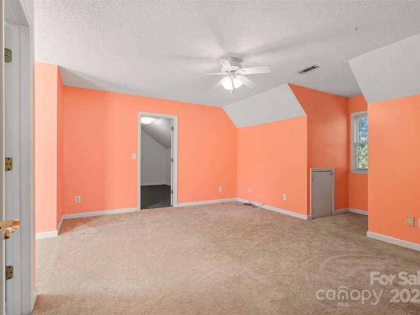 207 Milford Drive, Salisbury, NC 28144.  MLS# CAR4309559, YatesRealty ID 2753. 