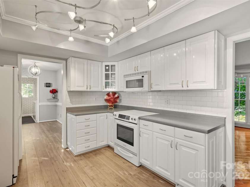 207 Milford Drive, Salisbury, NC 28144.  MLS# CAR4309559, YatesRealty ID 2753. 