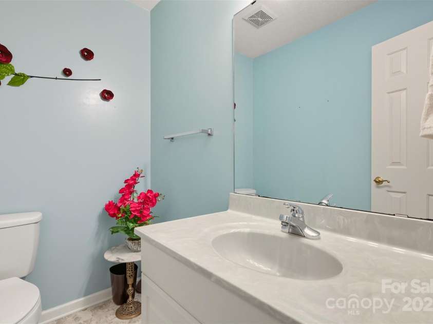 207 Milford Drive, Salisbury, NC 28144.  MLS# CAR4309559, YatesRealty ID 2753. 