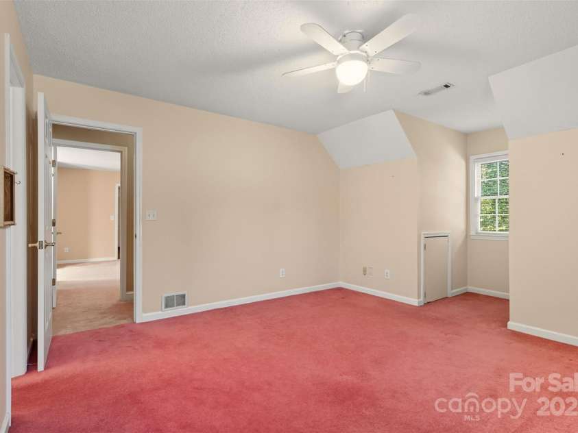 207 Milford Drive, Salisbury, NC 28144.  MLS# CAR4309559, YatesRealty ID 2753. 