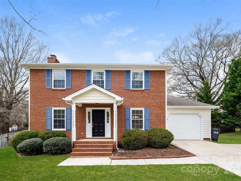 8749 Rittenhouse Circle, Charlotte, NC 28270.  MLS# CAR4280554, YatesRealty ID 27531. 
