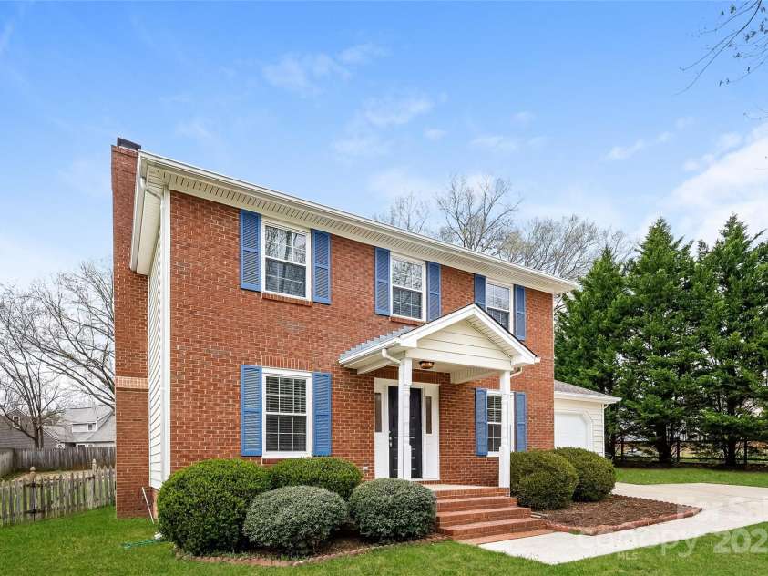 8749 Rittenhouse Circle, Charlotte, NC 28270.  MLS# CAR4280554, YatesRealty ID 27531. 