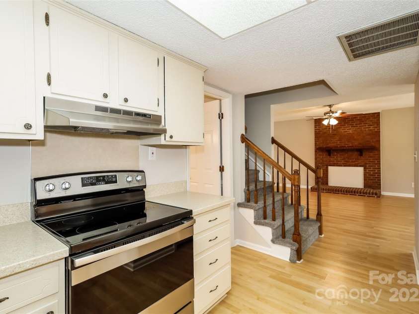 8749 Rittenhouse Circle, Charlotte, NC 28270.  MLS# CAR4280554, YatesRealty ID 27531. 