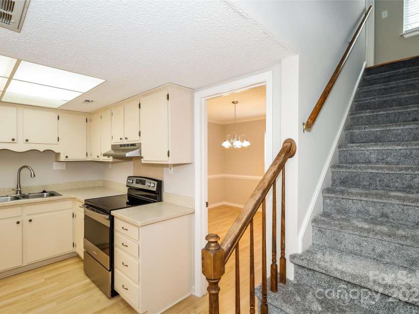 8749 Rittenhouse Circle, Charlotte, NC 28270.  MLS# CAR4280554, YatesRealty ID 27531. 