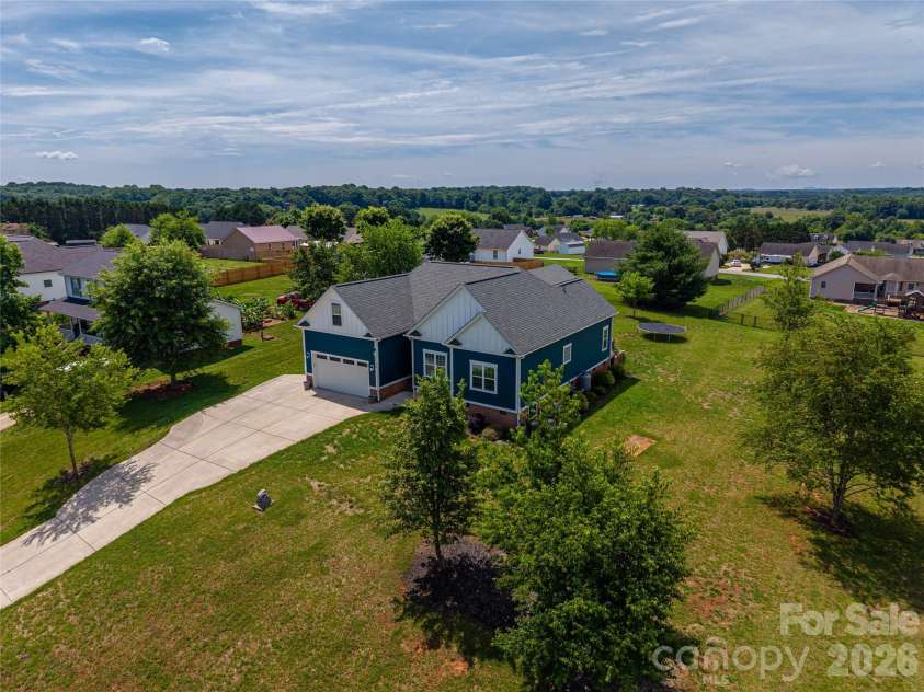 2725 Eagle Drive, Lincolnton, NC 28092.  MLS# CAR4387152, YatesRealty ID 27532. 