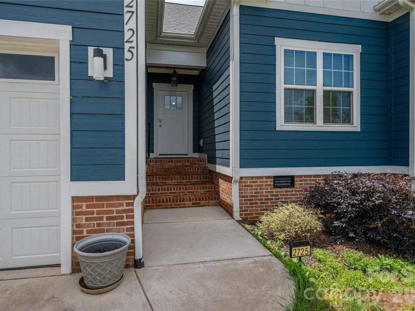 2725 Eagle Drive, Lincolnton, NC 28092.  MLS# CAR4387152, YatesRealty ID 27532. 