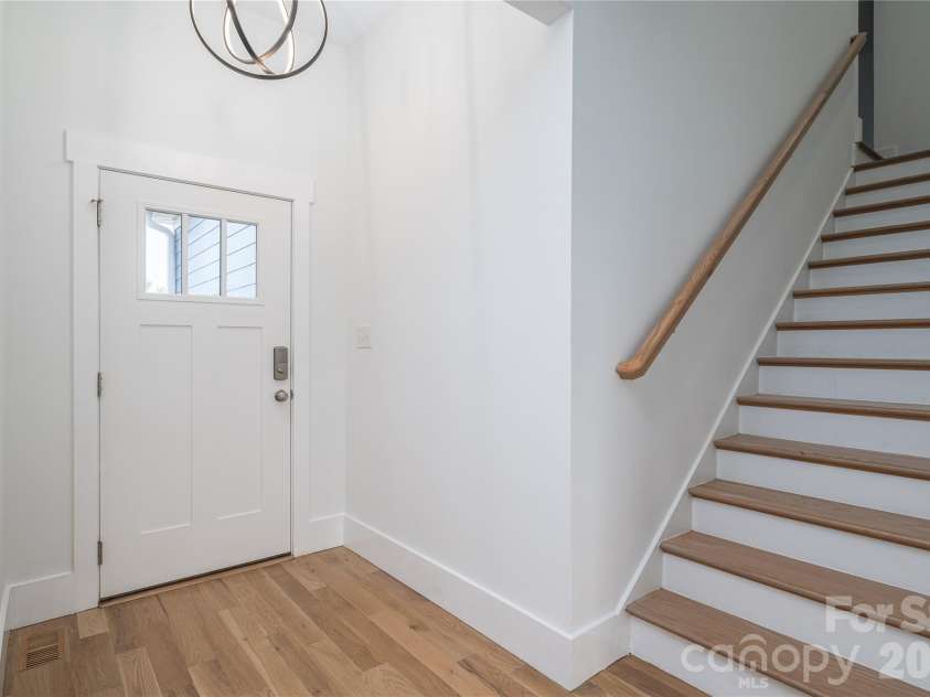 2725 Eagle Drive, Lincolnton, NC 28092.  MLS# CAR4387152, YatesRealty ID 27532. Foyer with direct access to bonus room
