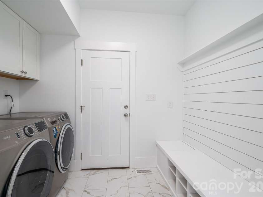 2725 Eagle Drive, Lincolnton, NC 28092.  MLS# CAR4387152, YatesRealty ID 27532. Mud room with laundry and stop n drop