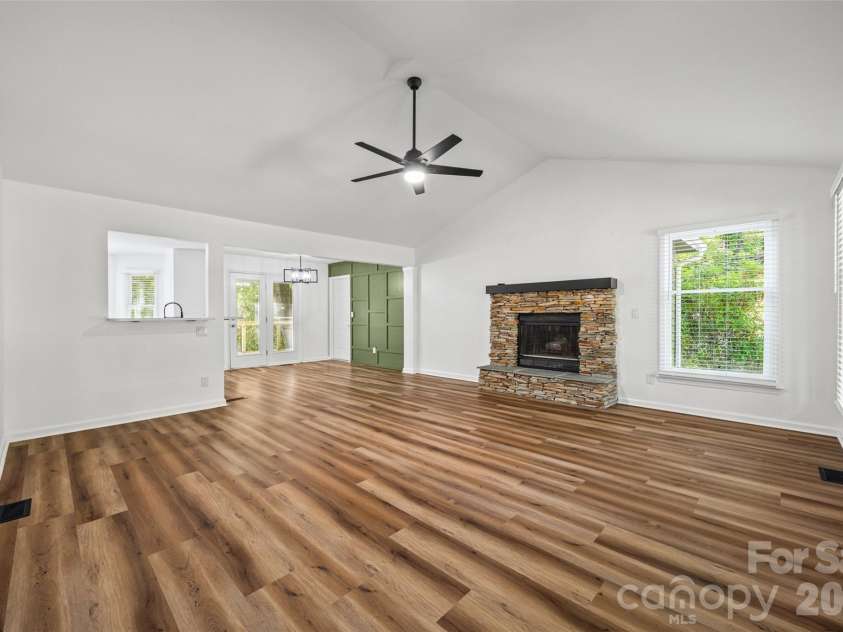 5043 Suwarrow Circle, Tega Cay, SC 29708.  MLS# CAR4379633, YatesRealty ID 27533. 