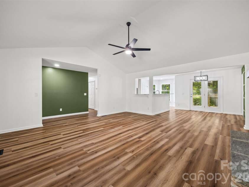 5043 Suwarrow Circle, Tega Cay, SC 29708.  MLS# CAR4379633, YatesRealty ID 27533. 