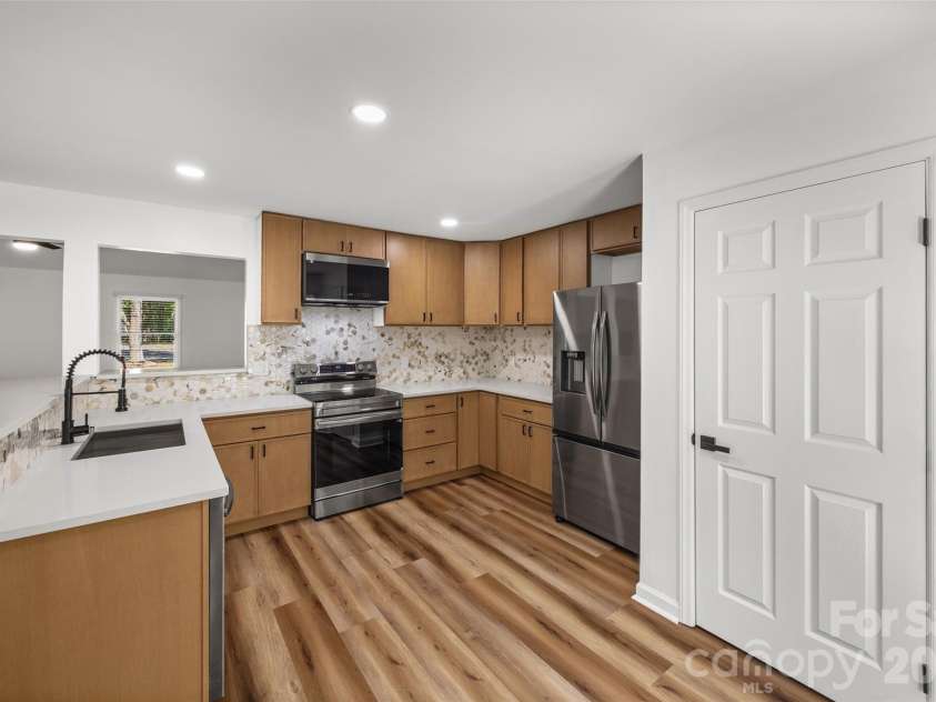 5043 Suwarrow Circle, Tega Cay, SC 29708.  MLS# CAR4379633, YatesRealty ID 27533. 