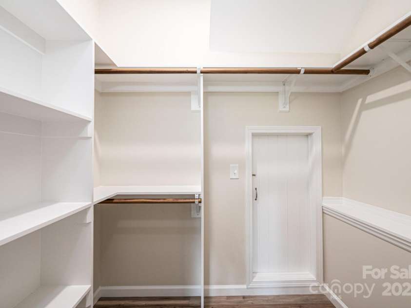 1214 Winter Place, Lenoir, NC 28645.  MLS# CAR4293301, YatesRealty ID 27534. 