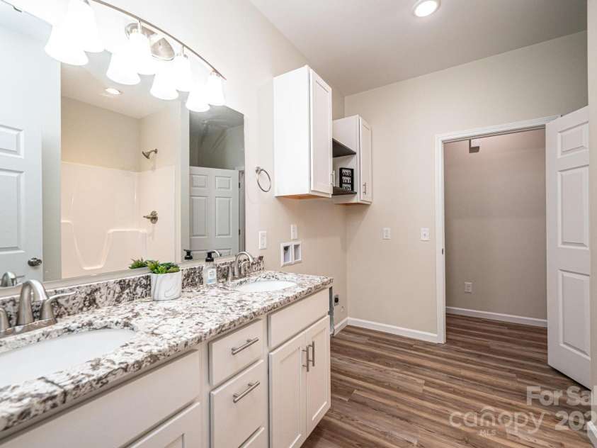 1214 Winter Place, Lenoir, NC 28645.  MLS# CAR4293301, YatesRealty ID 27534. 