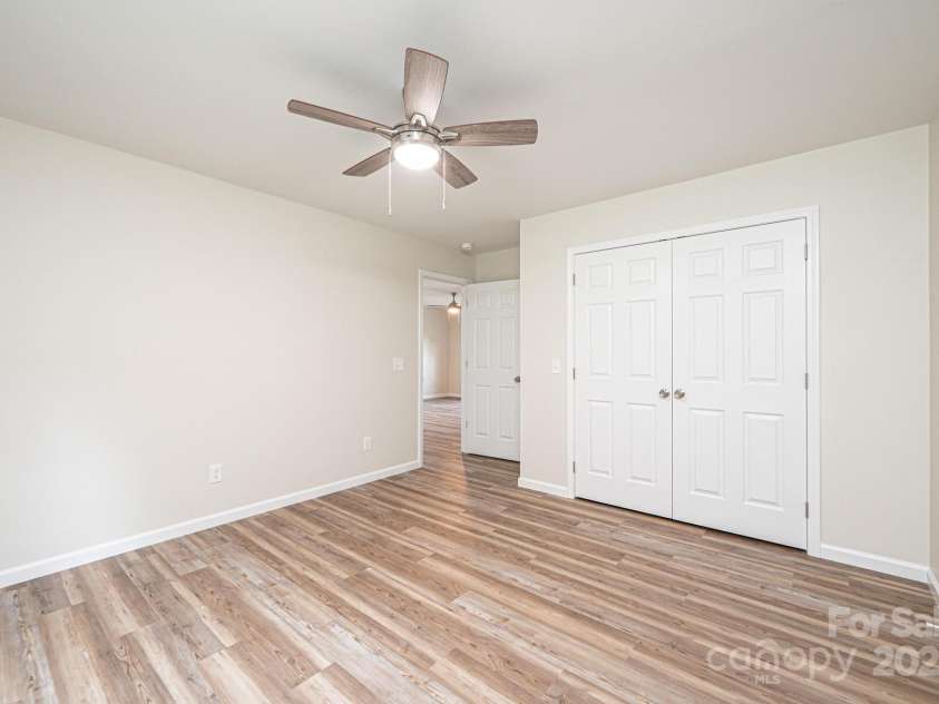 1214 Winter Place, Lenoir, NC 28645.  MLS# CAR4293301, YatesRealty ID 27534. 