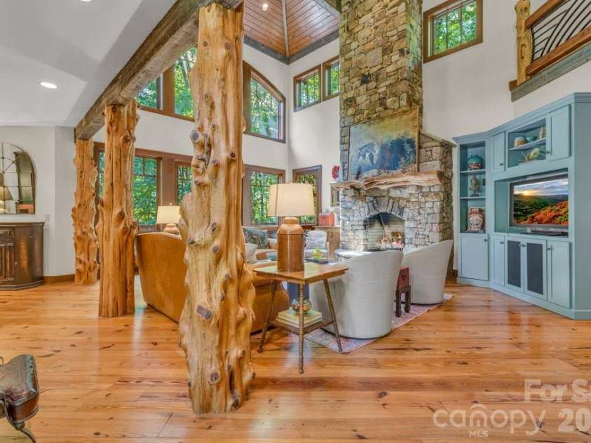 355 Oakley Green None, Boone, NC 28607.  MLS# CAR4382416, YatesRealty ID 27534. Open great room