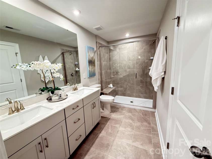 12046 Lavinia Lane, Charlotte, NC 28277.  MLS# CAR4280776, YatesRealty ID 27535. Secondary Bathroom