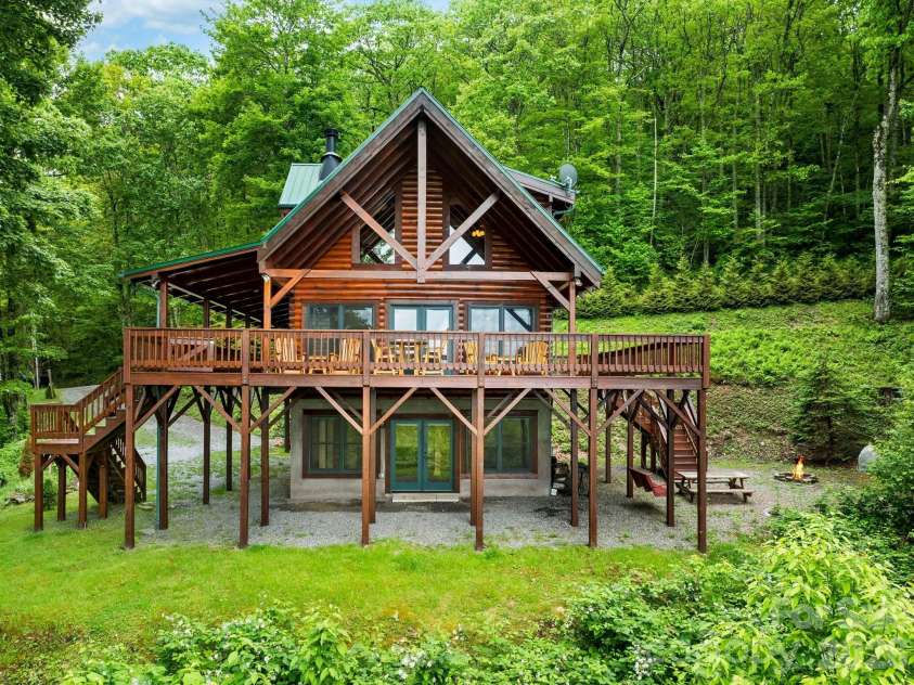 84 Sky Drive, Maggie Valley, NC 28751.  MLS# CAR4384480, YatesRealty ID 27535. 