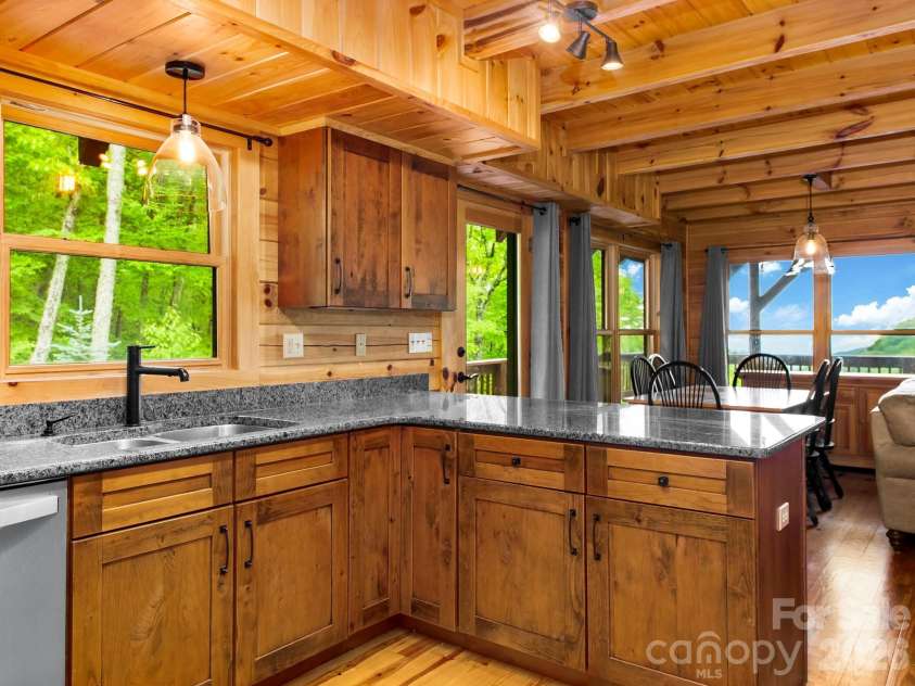 84 Sky Drive, Maggie Valley, NC 28751.  MLS# CAR4384480, YatesRealty ID 27535. 