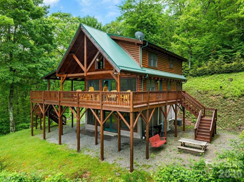 84 Sky Drive, Maggie Valley, NC 28751.  MLS# CAR4384480, YatesRealty ID 27535. 